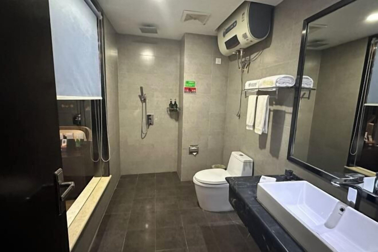 Bathroom 4, Chunguang Hotel, Guyuan