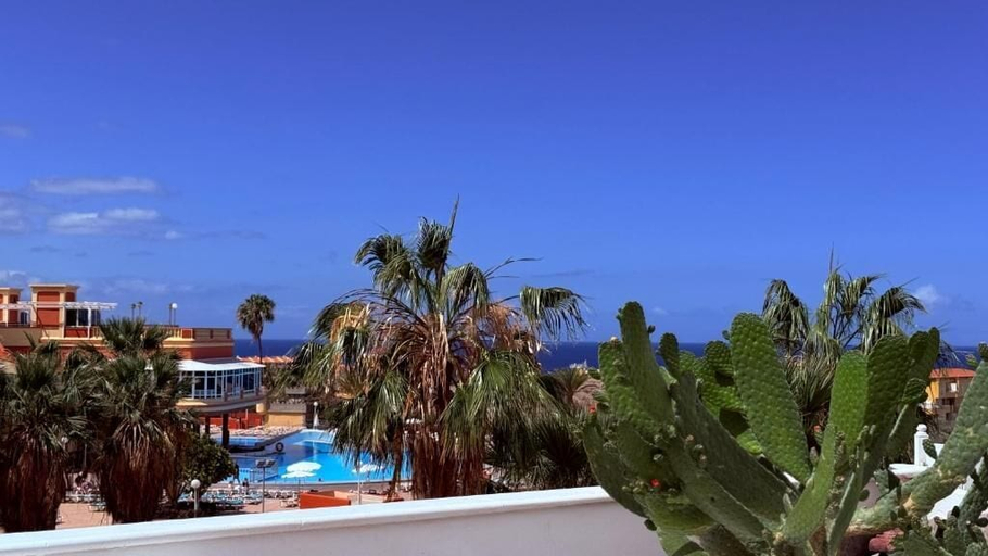 Pool 4, Costa Adeje Sunset Ocean View Patio Studio A, Santa Cruz de Tenerife