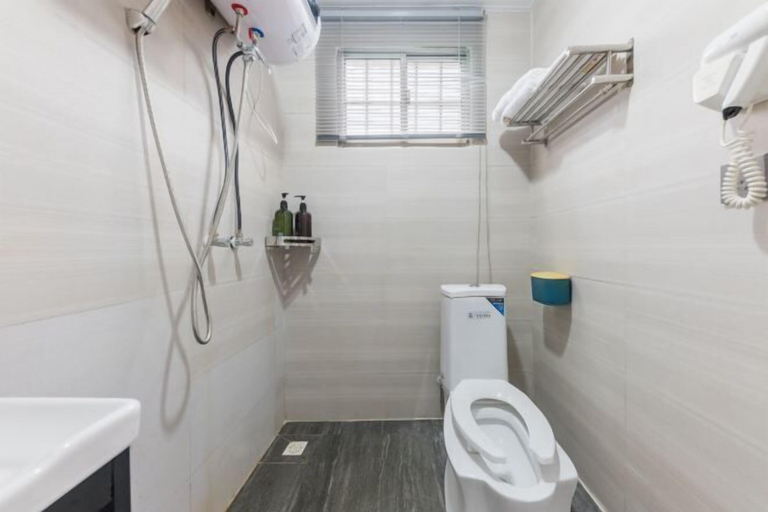 Bathroom 2, Youranju Inn, Xiamen