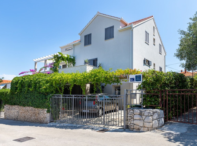 Exterior & Views 2, Apartment Oaza, Supetar