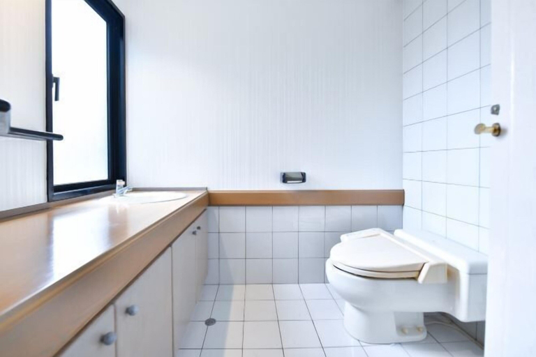 Bathroom 3, BRUCE HOUSE, Izumisano