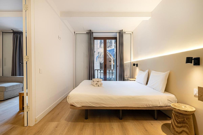 Bedroom 1, Happy Apartments, Barcelona