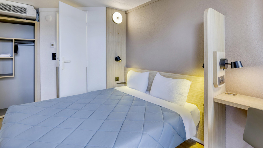 Bedroom 4, Premiere Classe Lyon Est - Aéroport Saint Exupéry, Rhône
