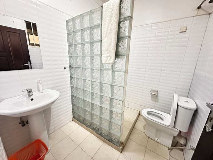 Bathroom 5, Sienna Beach Hotel - Entebbe, Entebbe