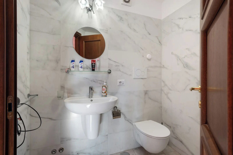 Bathroom 4, Il Casale del Sole, Napoli