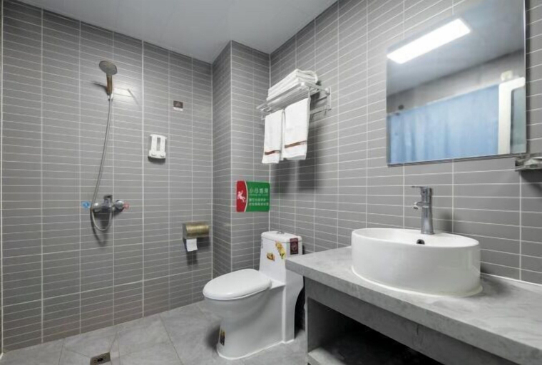 Bathroom, Junyi Hotel (Gucheng Railway Station Sanhuan Cheqiao Industrial Park), Xiangfan