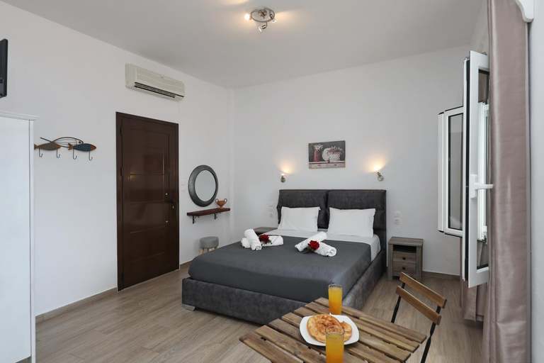 Bedroom 2, tsoukalaria studios, Thessaly