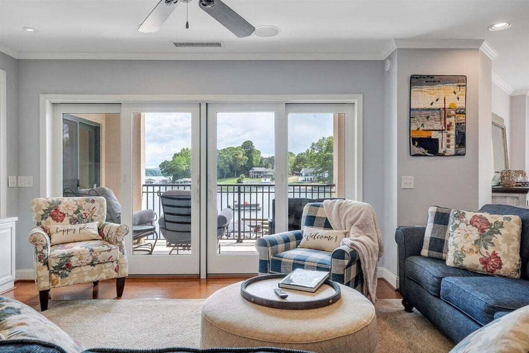 Living area 2, Lake Stardust - Condo With Pool ! Pet Friendly, Franklin