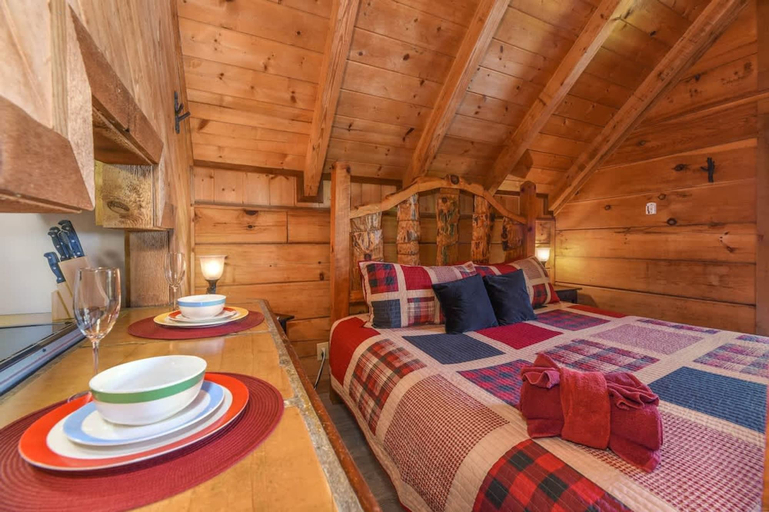 Room 5, Cute Studio Cabin Views Private Hot Tub Relax, Sevier