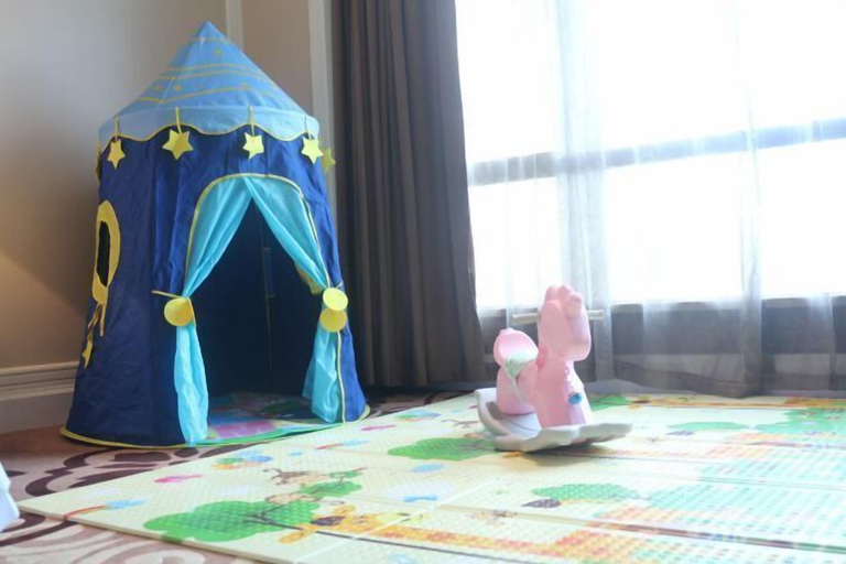 Bedroom 3, Oriental International Hotel, Yichang