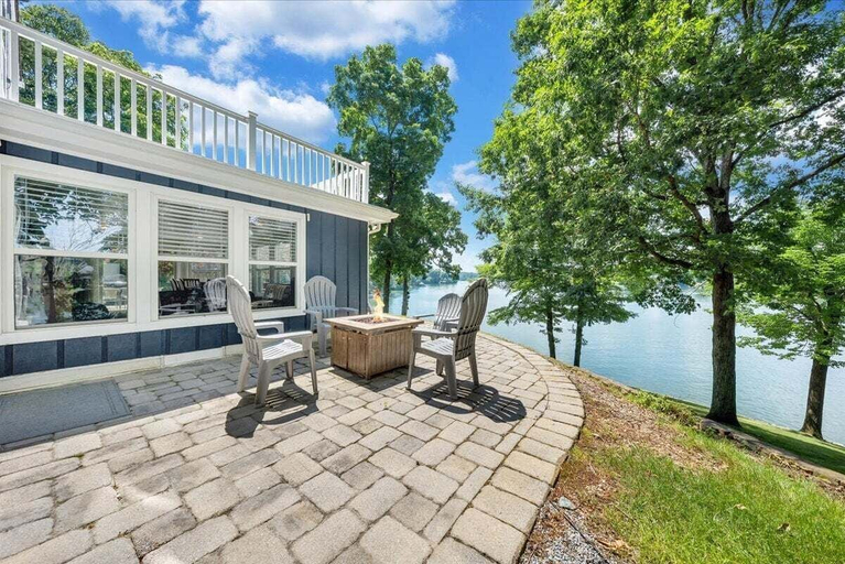 Terrace/patio 4, Scenic Point - Private Lakefront Home w/ Dock, Fire Pit, Outside Shower & Hot tub, Bedford