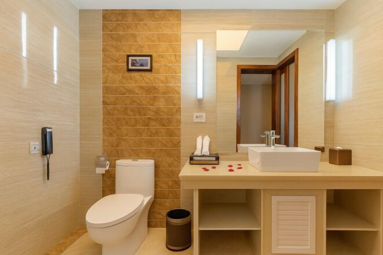 Bathroom 3, Jiaozishan Resort Hotel, Kunming