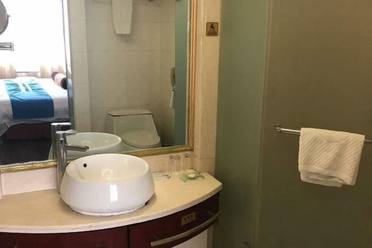 Bathroom 3, Oceanwide Hotel, Weifang