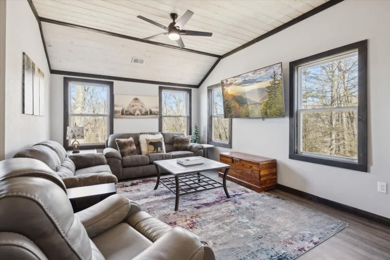 Room 3, Sassy Bear Hideaway by Beyond Expectations, Sevier