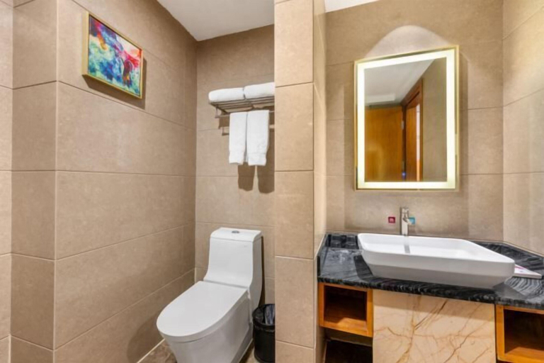Bathroom, Bai Li Holiday Hotel (Enping Aofeng Square), Jiangmen
