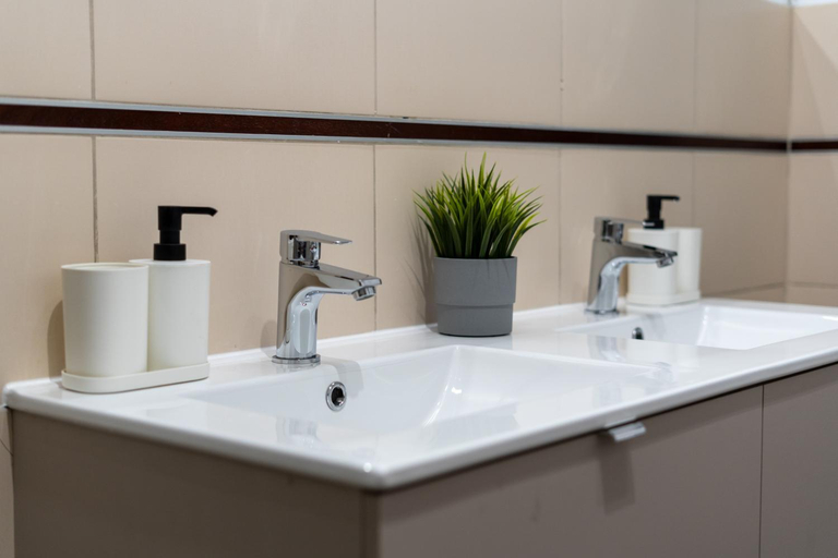 Bathroom 3, Hala Targowa Apartments, Kraków City
