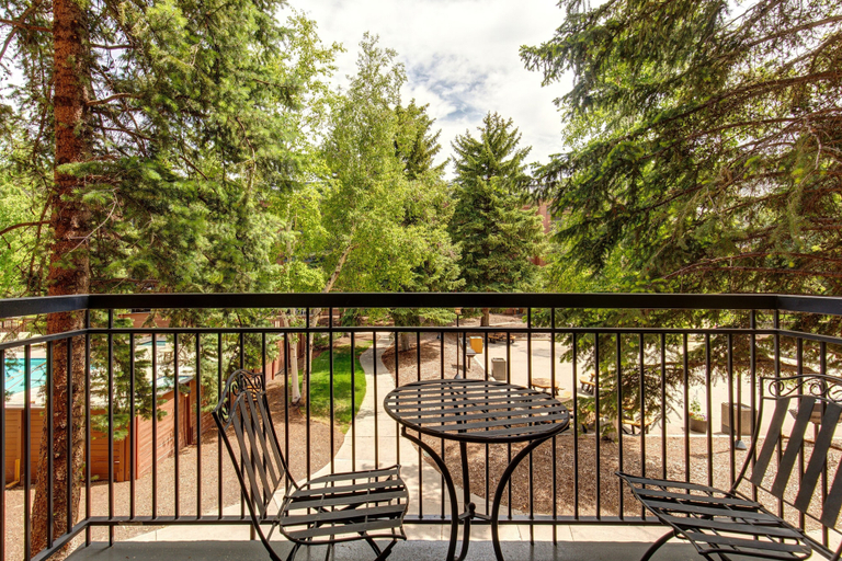 Outdoor dining 4, Park City Ski Resort - Park Station Condos, Summit
