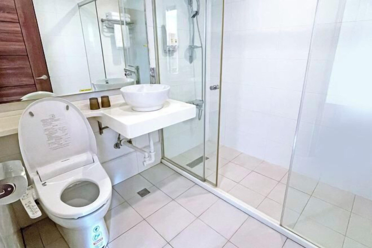 Bathroom 5, Beitou Resort Metro Inn, Taipei City