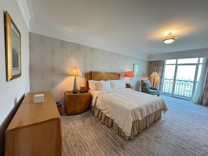 Room 2, Premium SA at 4 Seasons Hotel, Qasr an-Nil