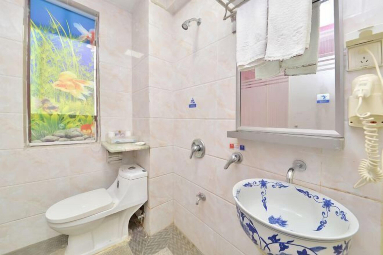 Bathroom 4, Fengju Business Hotel (Hourui Metro Station, Shenzhen Airport), Shenzhen