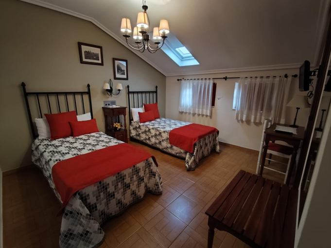 Bedroom 4, Hostal Juan, Pontevedra