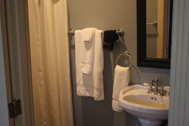 Bathroom 3, Stocks Manor Bed and Breakfast, Cumberland