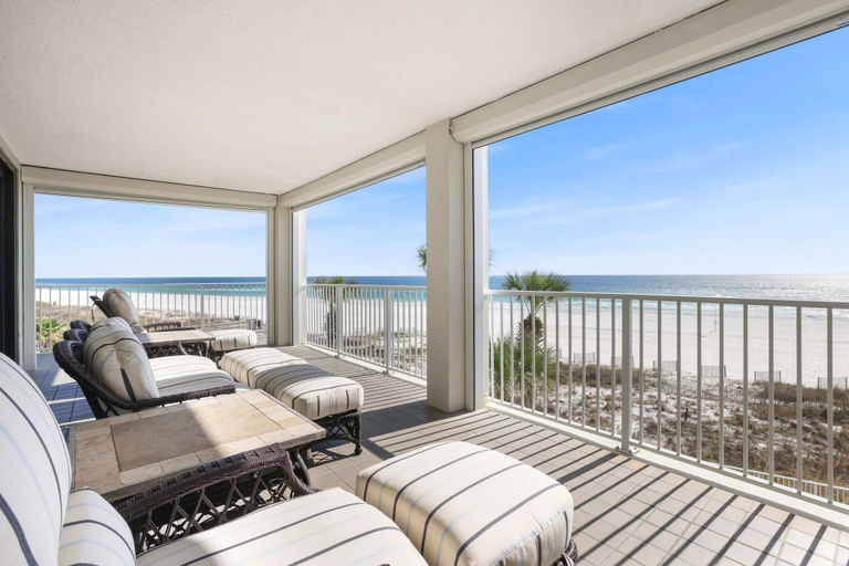 Room 4, Pelican Pointe 301- Corner Unit 3rd Floor Gulf-front, Baldwin