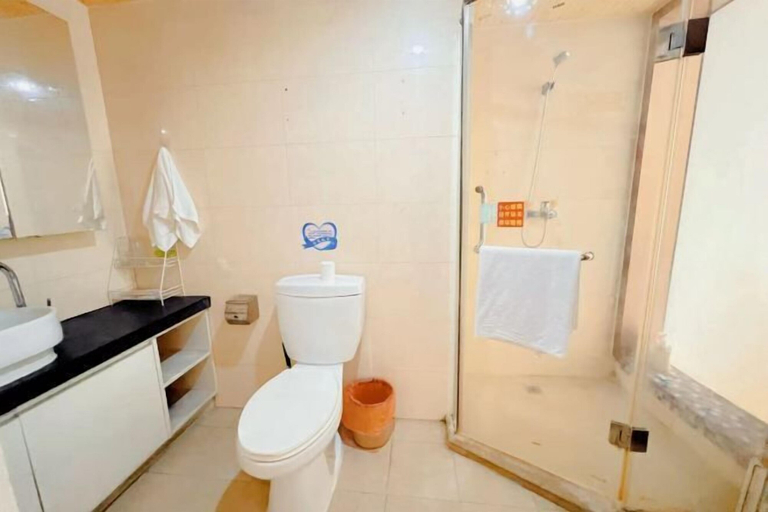 Bathroom 4, Shijiazhuang Xingfu Inn, Shijiazhuang