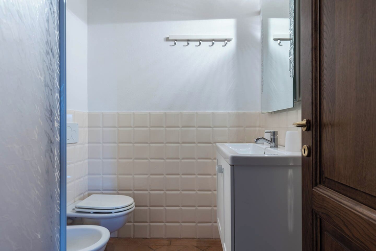 Bathroom, Villa Montegemoli, Pisa