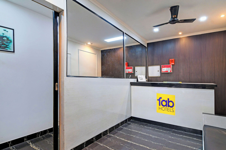 Reception 4, Fabhotel Demattrie Budget, Kolkata