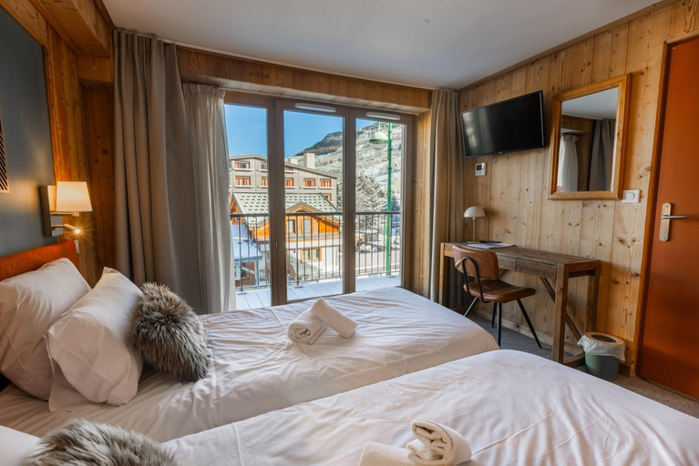 Bedroom 2, Hotel Le Sherpa, Isère