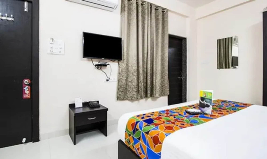 Room 2, Fabhotel Grand Valley, Indore