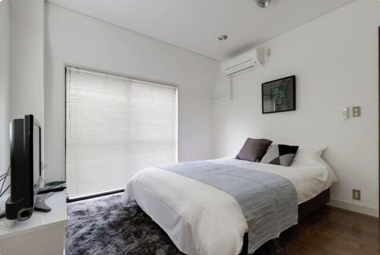 Room 5, Osaka Tamatsukuri, Osaka