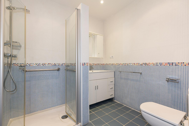 Bathroom 2, UHC Sorolla Apartments Superior, Tarragona