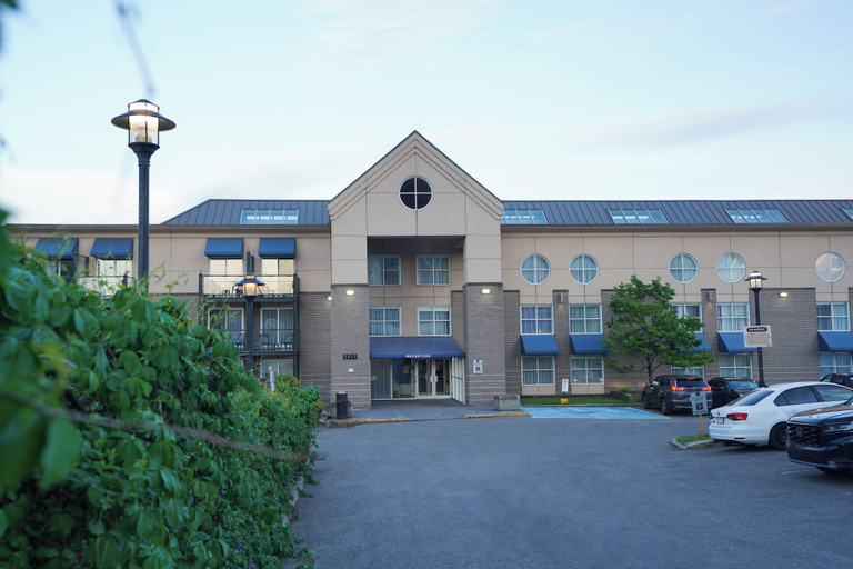Exterior & Views 2, Hôtel Lindbergh par JARO, Communauté-Urbaine-de-Québec