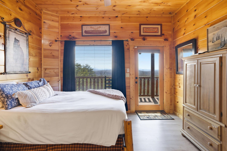 Room 1, Smoky Mountain Bliss by Beyond Expectations, Sevier
