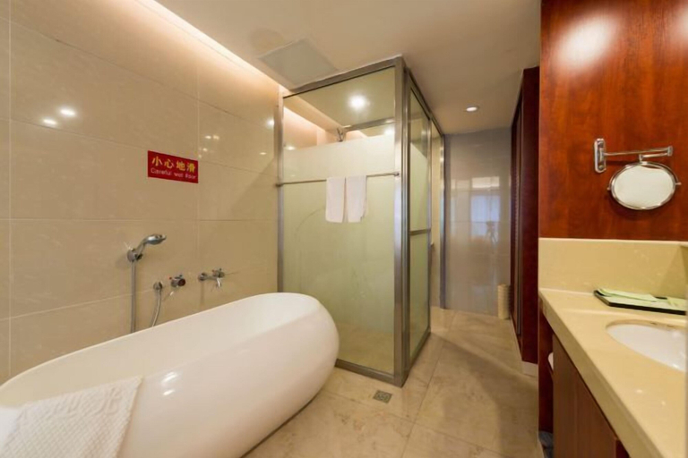 Bathroom 3, Huang Longshun Hotel, Ganzhou