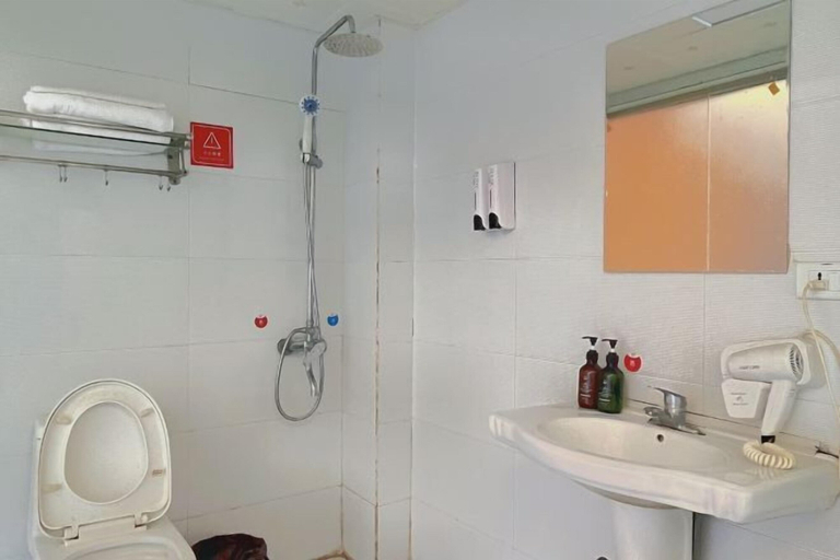 Bathroom 3, Bijie Zelun Hotel, Bijie