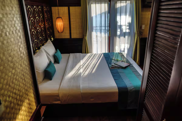 Bedroom 4, Bhaya Halong Cruises, Hạ Long
