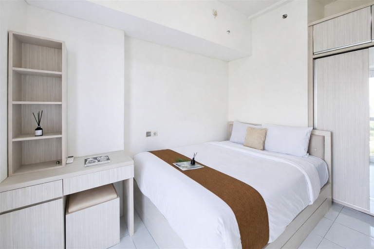 Bedroom 5, Comfortable and Homey 1BR Apartment Casa de Parco By Travelio, Tangerang