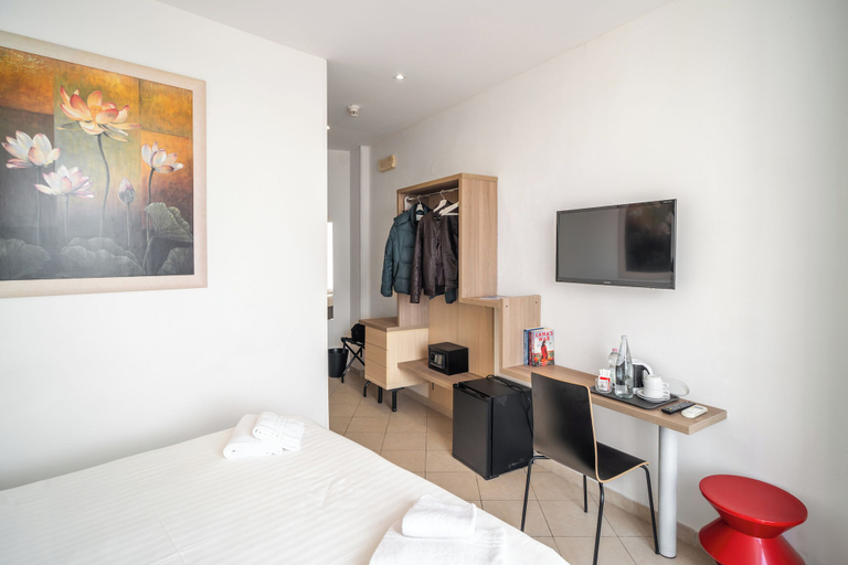 Bedroom 4, Hotel Centrale, Syracuse