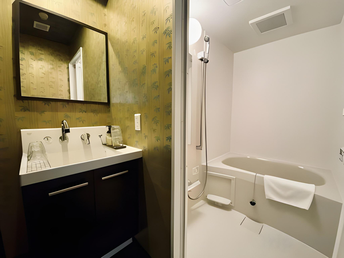 Bathroom 4, HOTEL ffosaka.com, Osaka