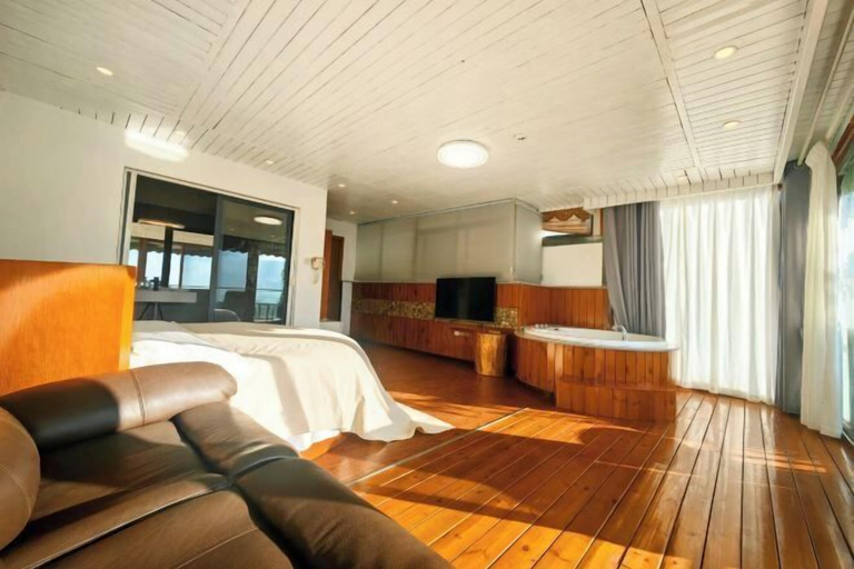 Bedroom 3, Banshan Guest Seaview Holiday Villa, Dali Bai