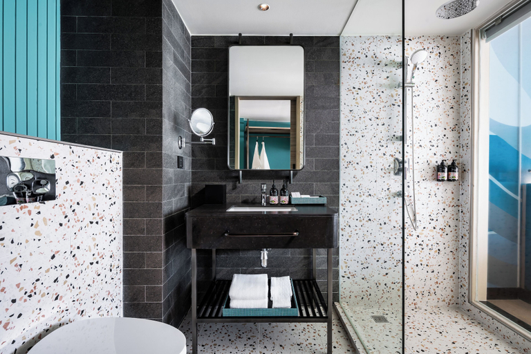 Bathroom 5, M Social Hotel Phuket, Pulau Phuket