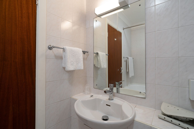 Bathroom 4, Carrington House Hotel, Bournemouth
