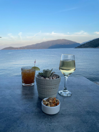 Food & Drinks