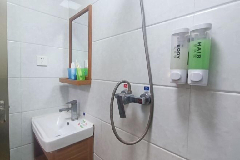 Bathroom 3, Garden Hotel (Sankong Scenic Spot), Jining