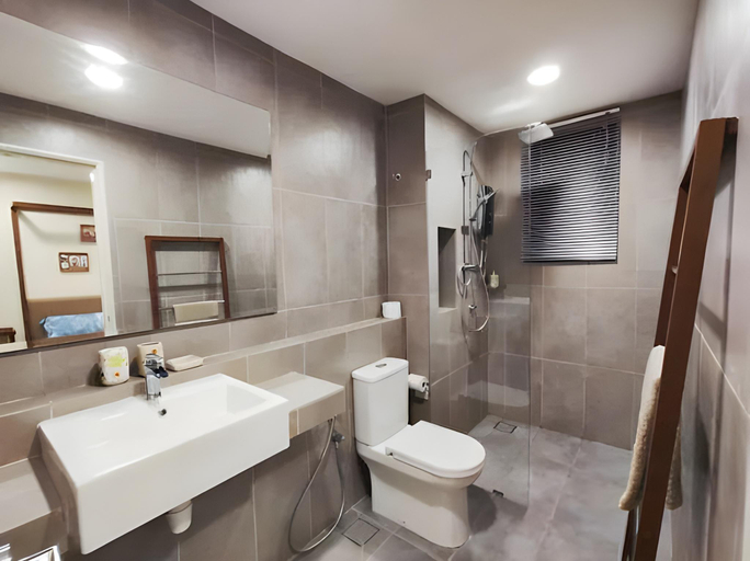 Bathroom 4, Timurbay Seafront Residences by Nature Home, Kuantan