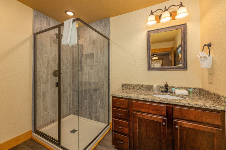 Bathroom 3, Chateaux Bliss, Sevier