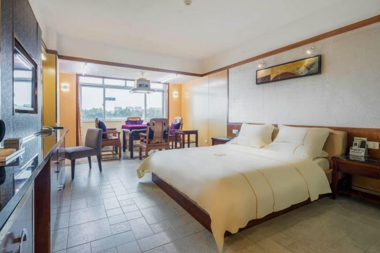 Bedroom 3, Fenghuangcheng Hotel, Hainan